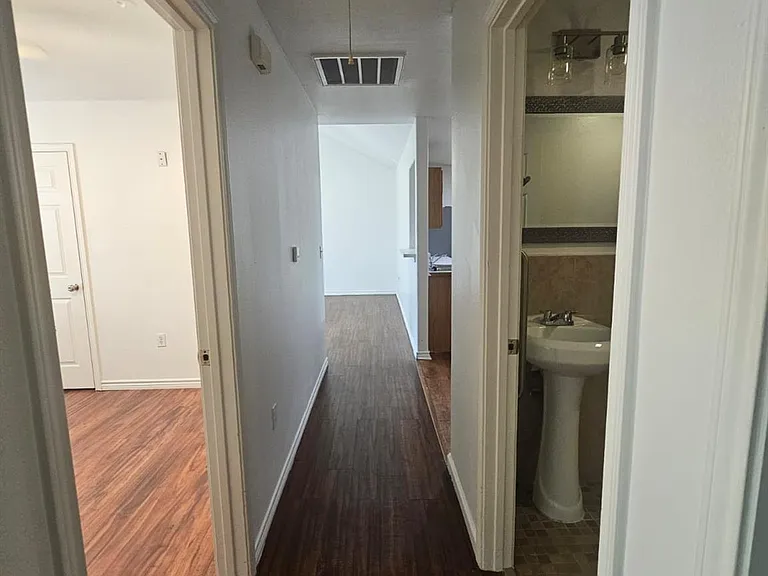606 Trinity St — Photo 19