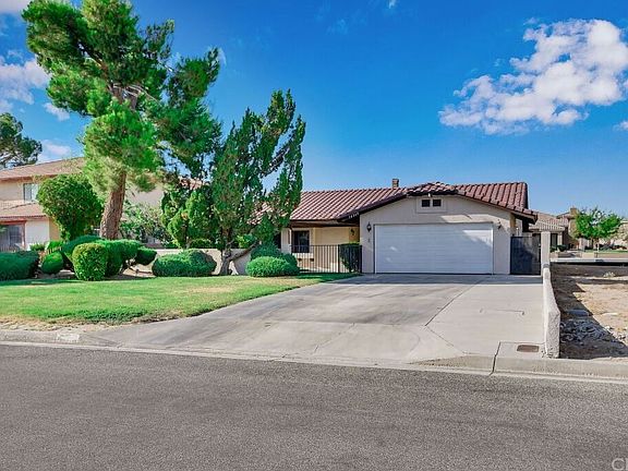 2nd image of 14344 Jamaica Ln