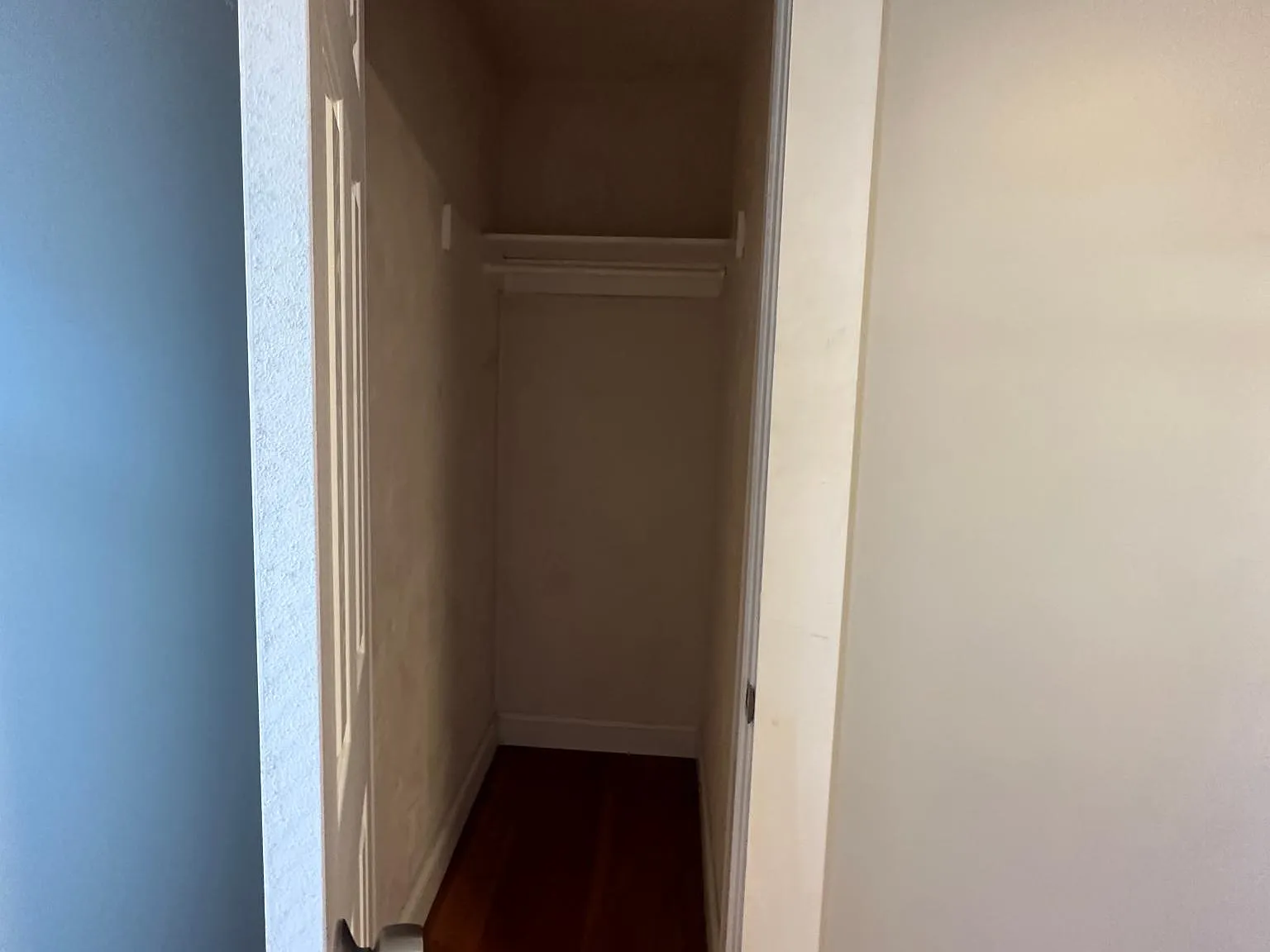 2 bed, 700 sqft, $2,600 — Photo 3