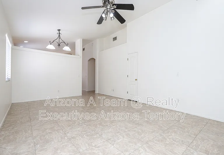 2868 W Simplicity Dr — Photo 2