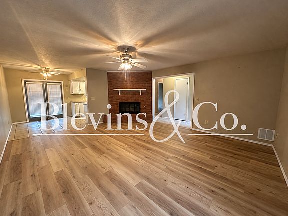 3rd image of 201 S Greenleaf Dr