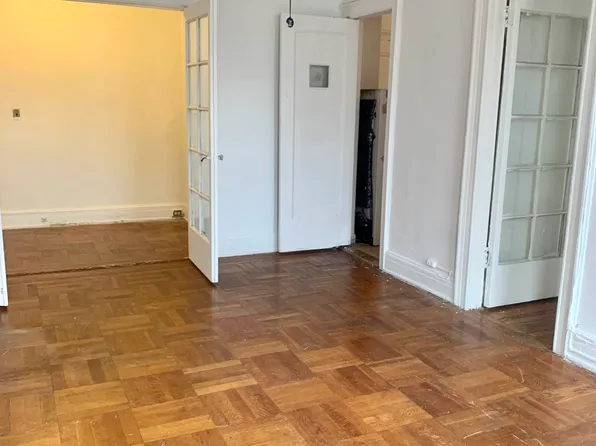 409 Edgecomb Avenue image 1 of 15