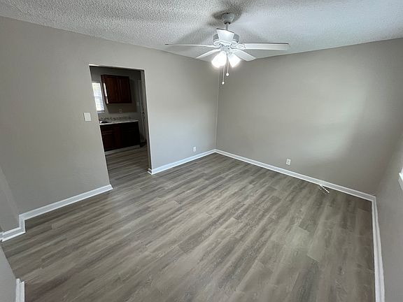 5th image of 427 NE 38th St
