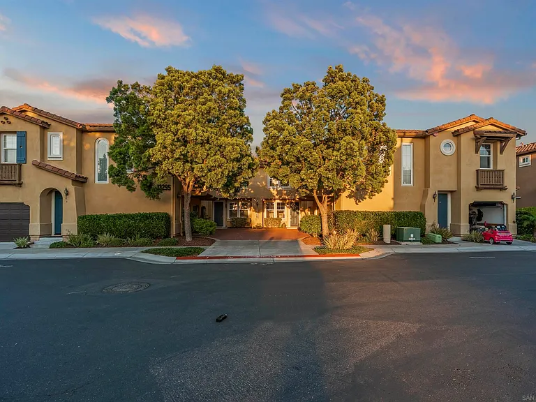 13295 Calle Del Campo #2 — Photo 40