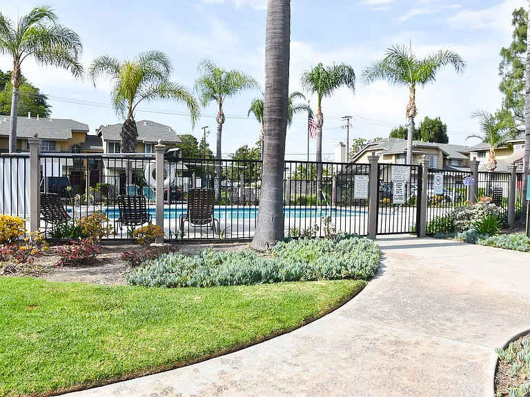 630 W Palm Ave #41 — Photo 46