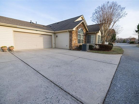 3rd image of 919 Eagle Rd