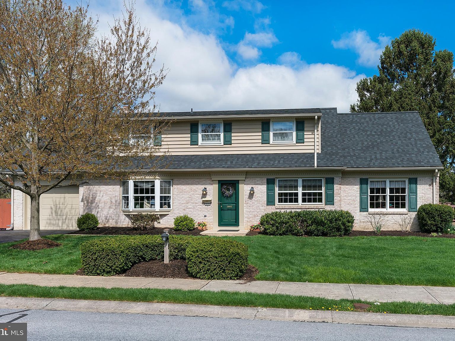 215 Oxford Dr, Lititz, PA 17543 Zillow
