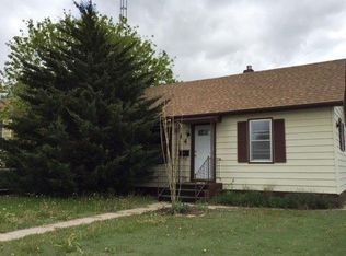 844 E 3rd St, Russell, KS 67665