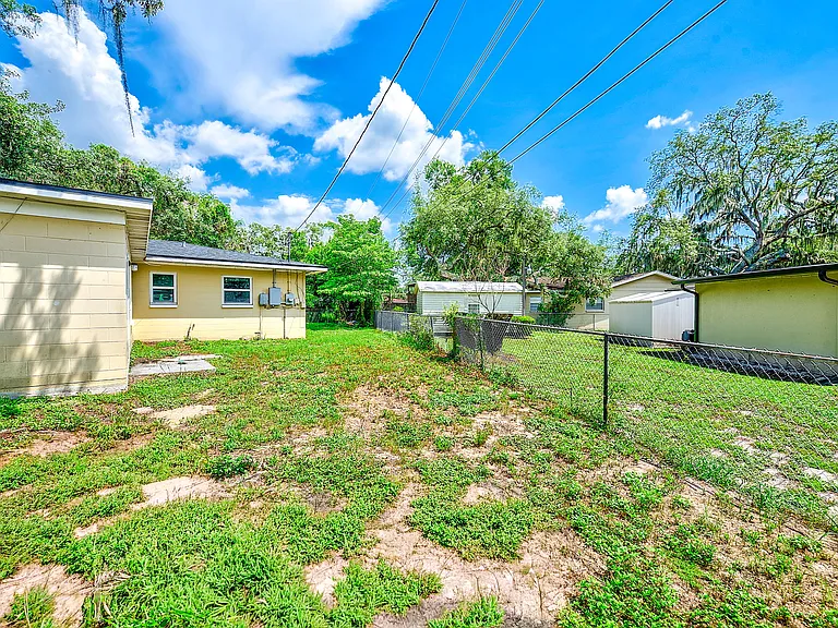 303 Saint Augustine Ave — Photo 38