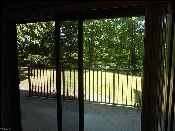 3rd image of 18501 Hilliard Blvd APT A5