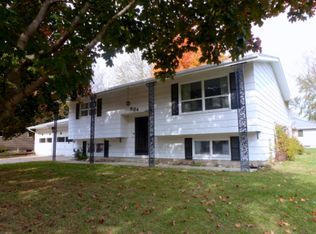 804 17th St, Windom, MN 56101