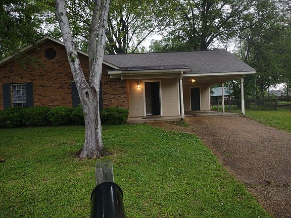 3rd image of 1695 Ravenwood Ln