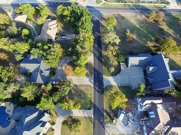 2nd image of 2601 Guilford Ln