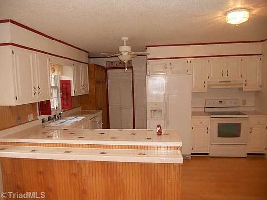 2nd image of 5123 Hillwood Dr