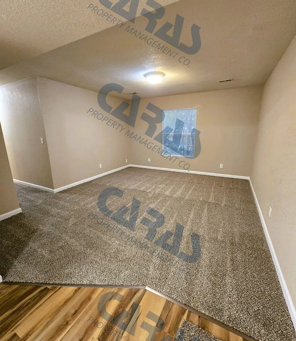 3 bed, $1,200 — Photo 3