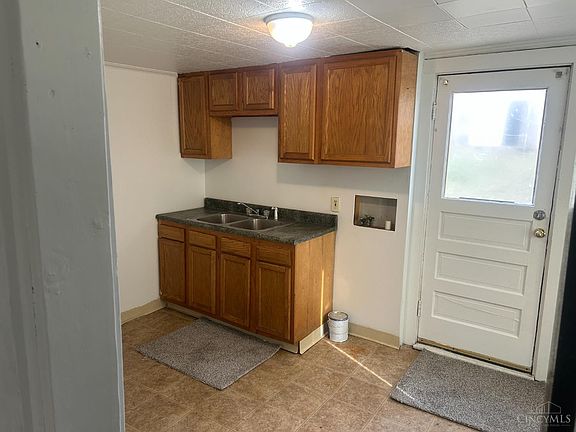 5th image of 1832 Pater Ave