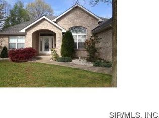 1701 Creekside Dr, Swansea, IL