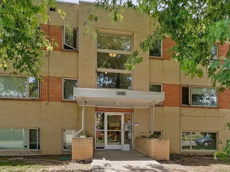 1240 Cedar Ave — Photo 4