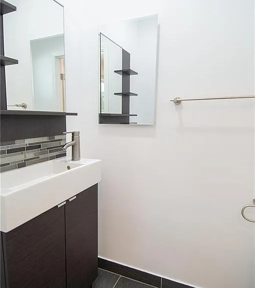 7445 Hesperia Ave — Photo 13