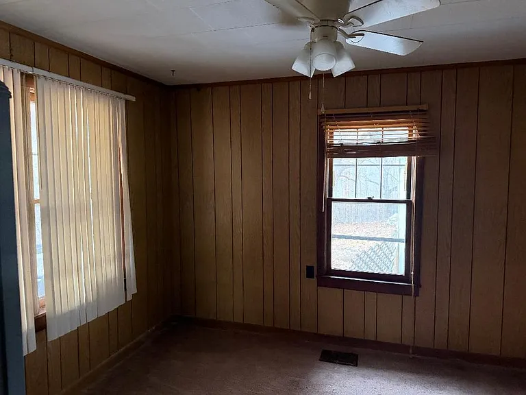 10010 Ferbie Rd — Photo 3