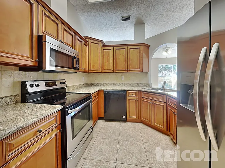 1009 Jamaica Way — Photo 5