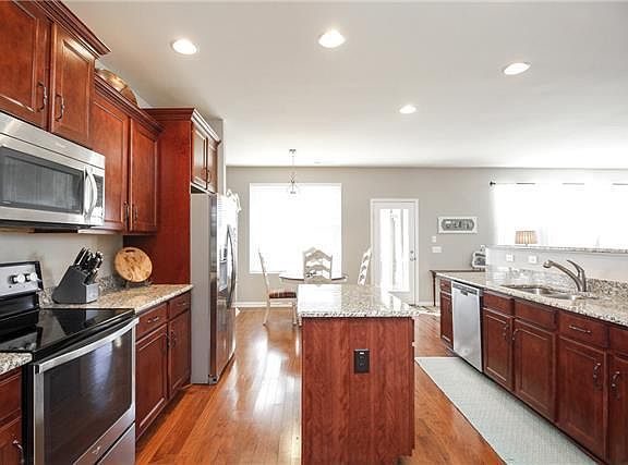 5th image of 508 Cherry Blossom Way