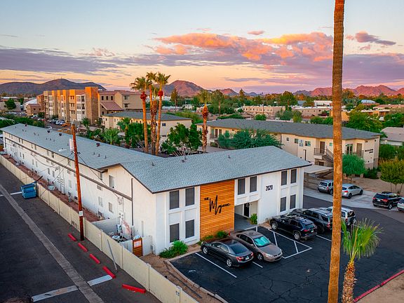 3rd image of 2020 W Orangewood Ave #668e38fcc