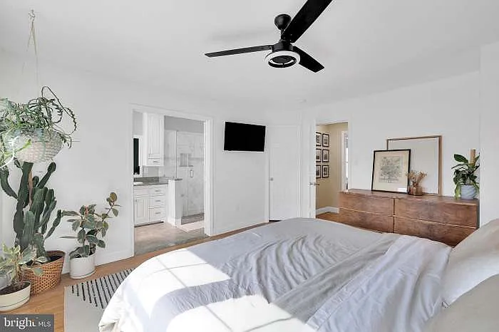 3 bed, 2040 sqft, $1,390 — Photo 4