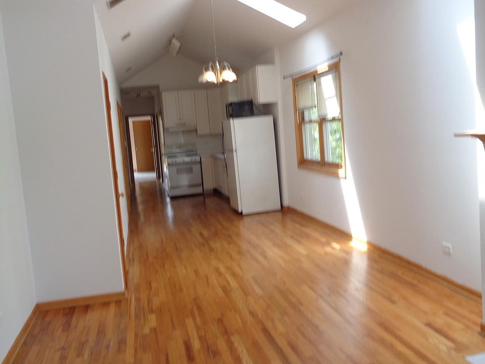 1st image of 1981 W Evergreen Ave APT 3
