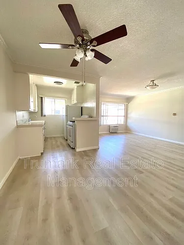 585 E Washington Blvd #35 Photo 1