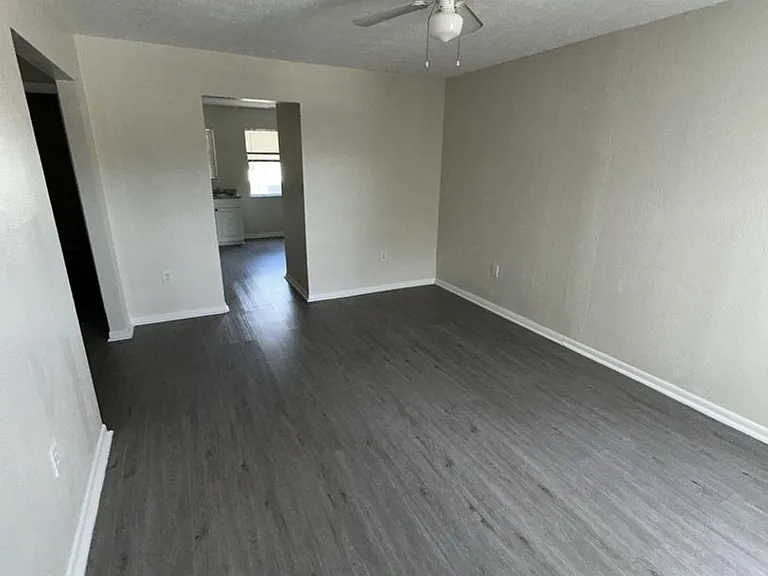 1944 Sunset Pl — Photo 16