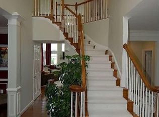 25788 Longforest Dr, Chantilly, VA 20152