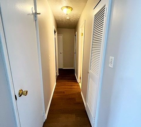 2637BazilHallway_12192022