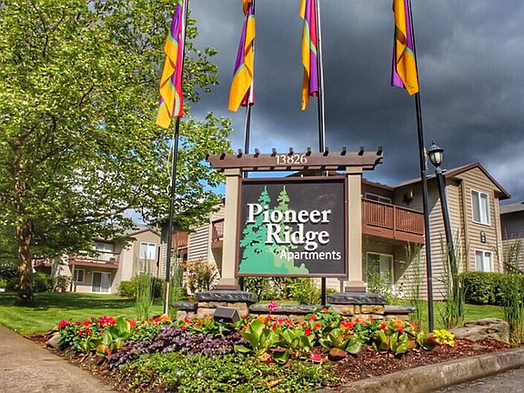 Pioneer Ridge - Entrance