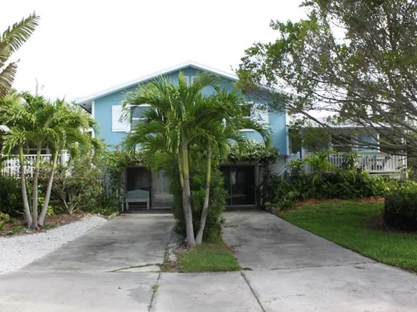 414 80th St, Holmes Beach, FL 34217