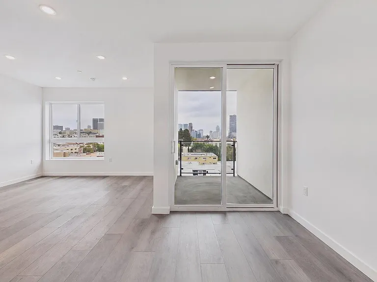 Diamante Apartment Homes — Photo 28