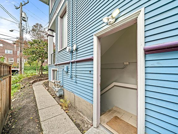 2nd image of 907 Belmont Ave E