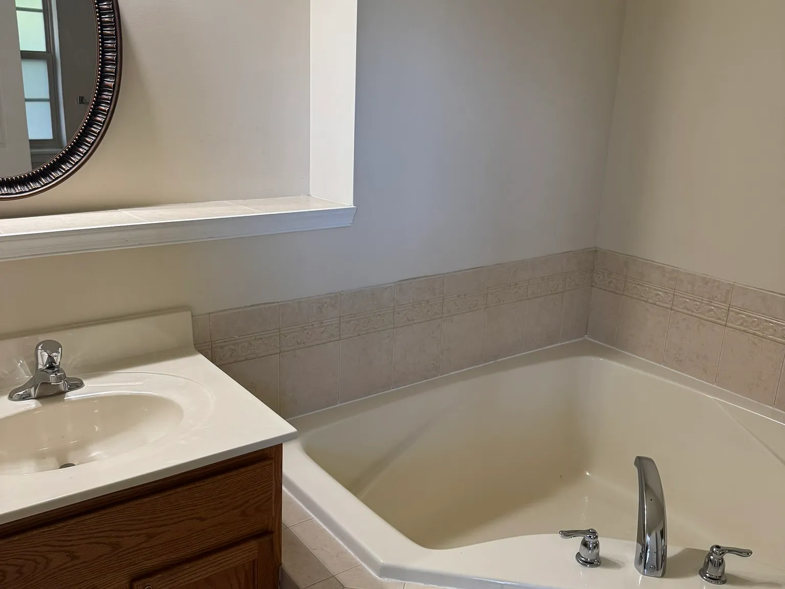 3 bed, 2.5 bath, 1700 sqft, $1,650 — Photo 4