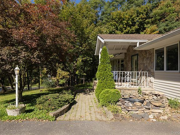 4th image of 10 Michelle Drive