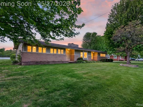26995 James Ave, Flat Rock, MI 48134