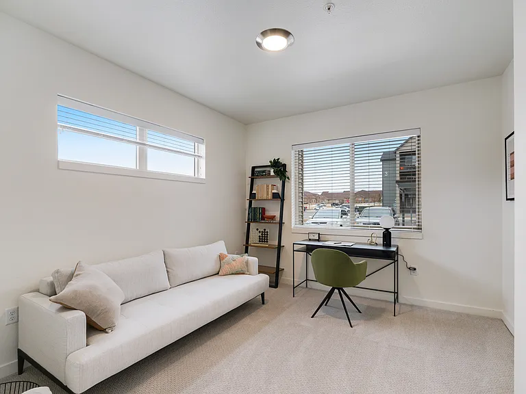 Aurora Apartment Homes — Photo 23
