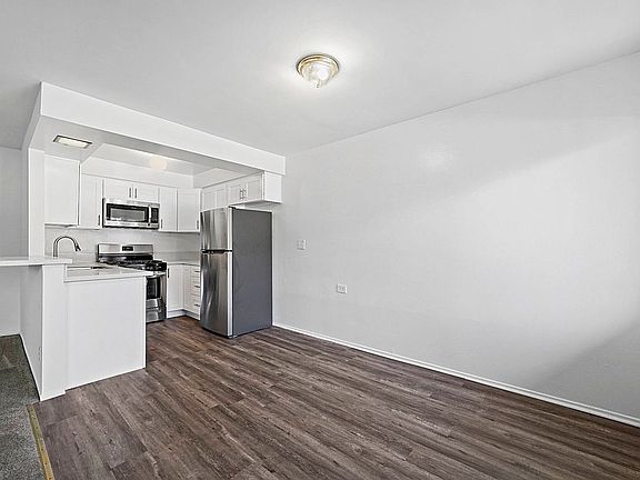 5th image of 8231 Wyngate St APT 22