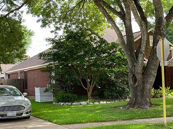 3rd image of 3711 Timothy Ln