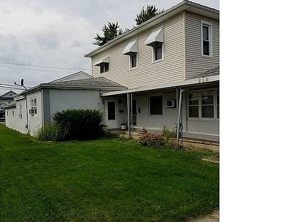 3rd image of 105 Plum St