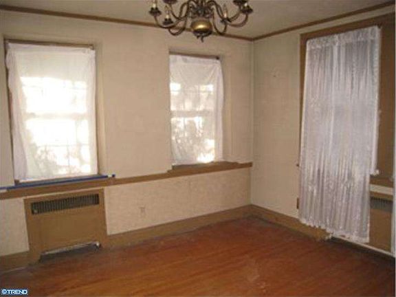 5th image of 4878 E Roosevelt Blvd