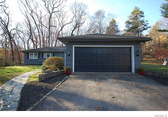 1st image of 105 Dogwood Ln