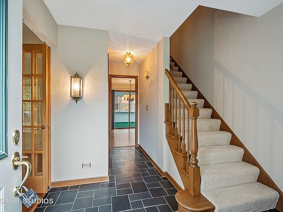 3rd image of 601 Berriedale Dr