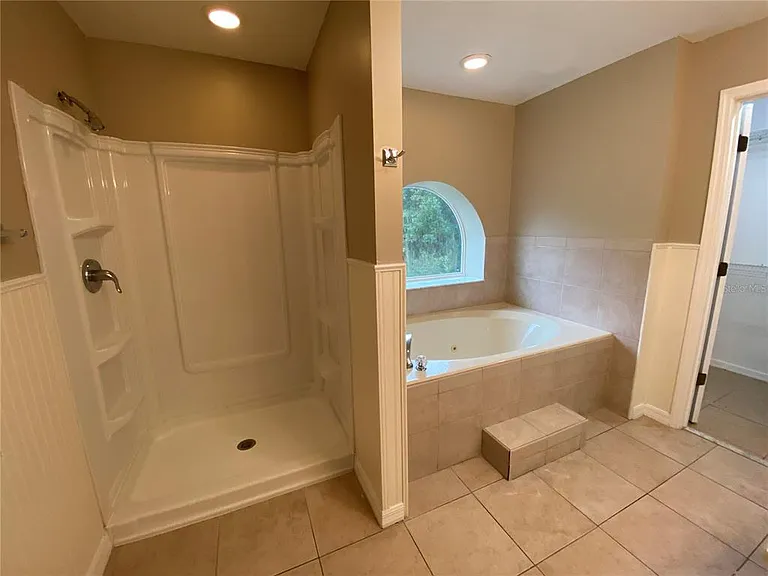 2431 NW 4th Ter #2431 — Photo 32