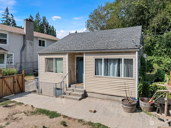 1515 Morgan Road NW, Bremerton, WA 98312