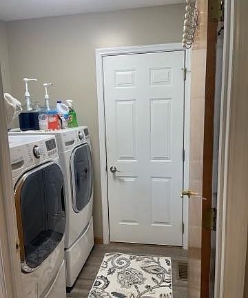 4th image of 459 S Wolf Creek St #457